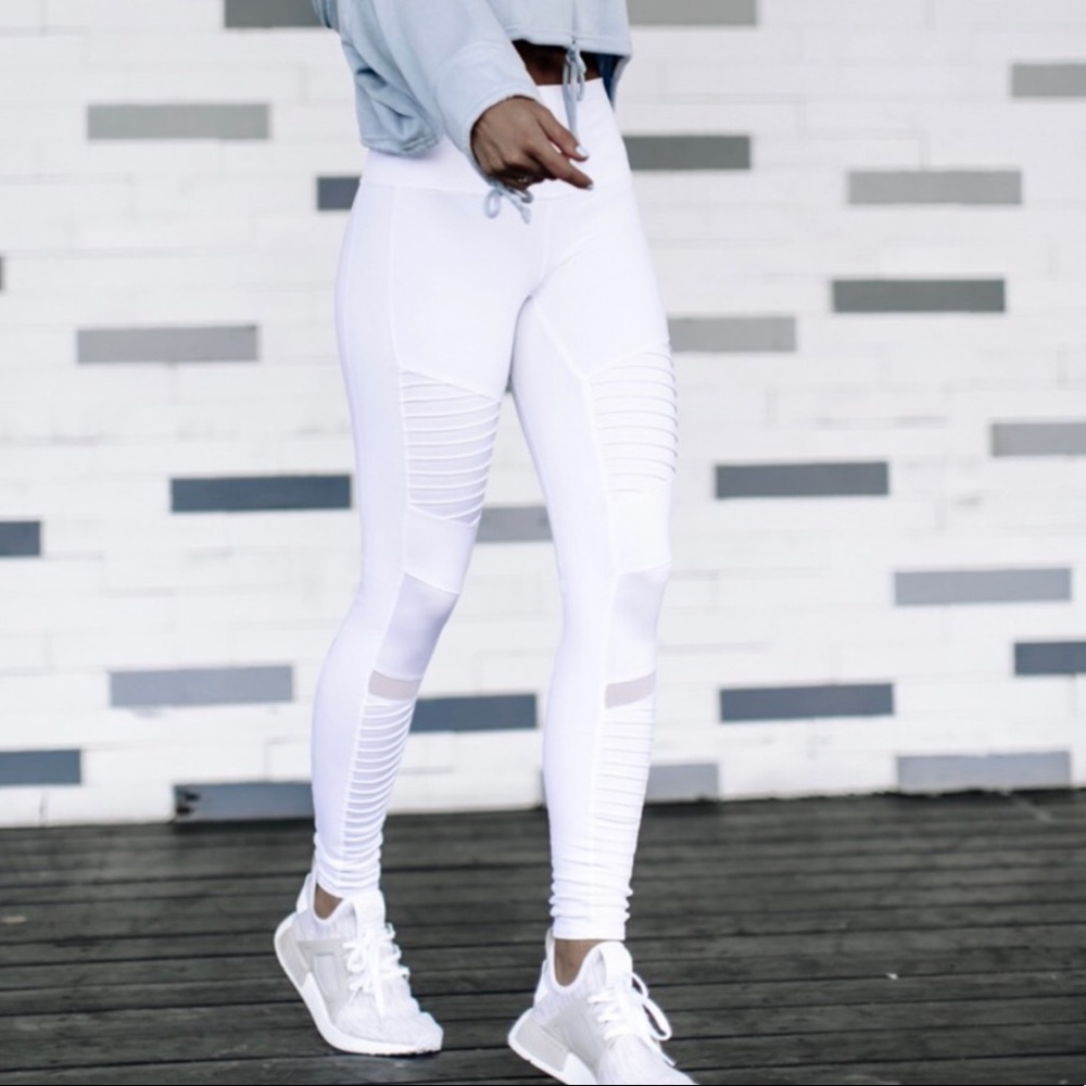 White alo yoga leggings SZ small
